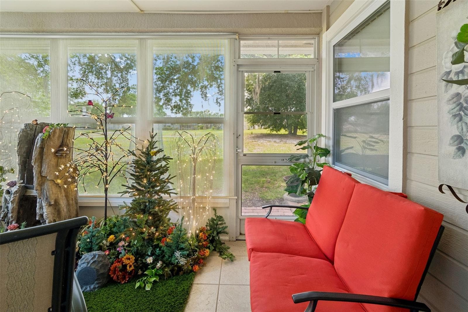 Lanai - 5213 LOCHMEAD TER, ZEPHYRHILLS