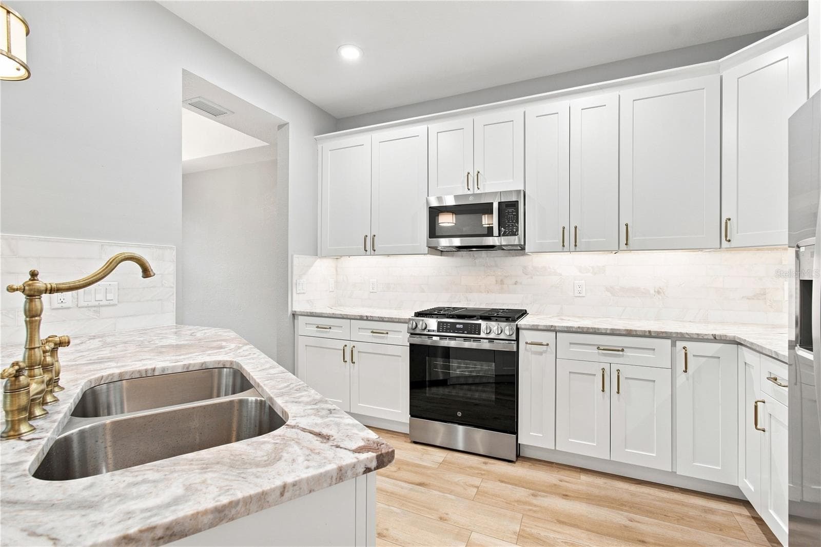 Condominium at 113 BOSPHOROUS AVE #1, TAMPA, photo 9 of 34