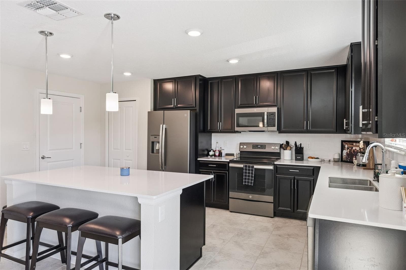 Single Family Residence at 5478 LIMESTONE ST, MOUNT DORA, photo 11 of 38