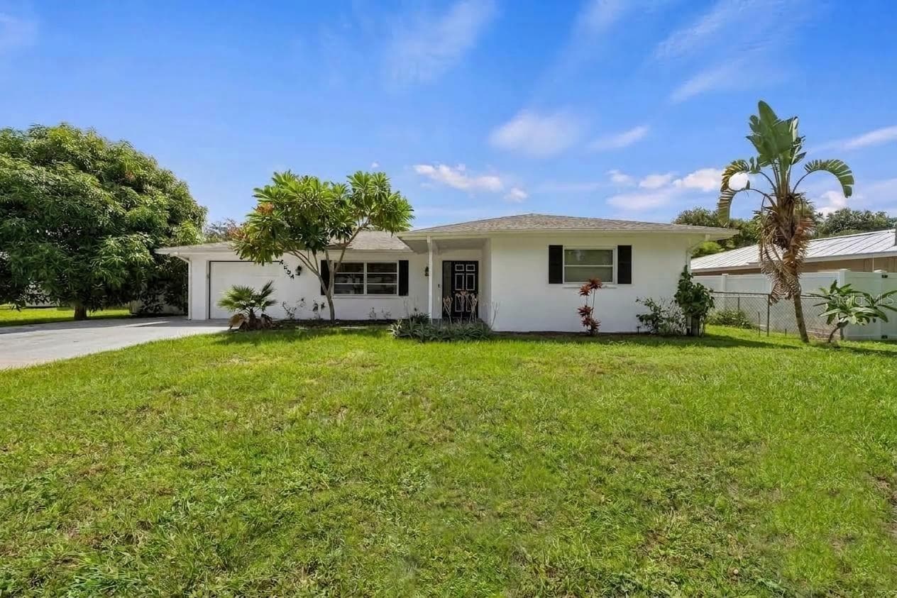 Front Exterior - 4594 PARNELL DR, SARASOTA