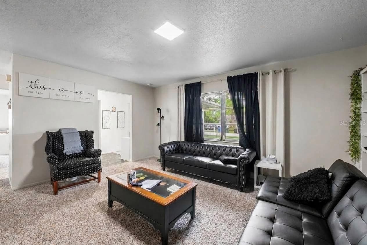 Living Room - 4594 PARNELL DR, SARASOTA
