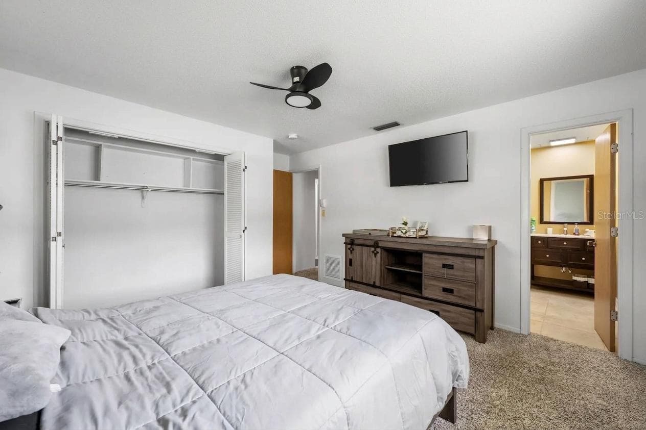 Primary Bedroom - 4594 PARNELL DR, SARASOTA