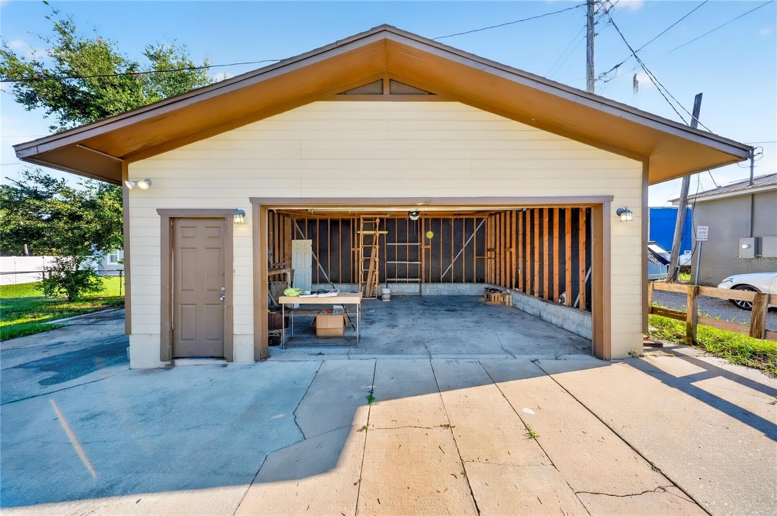 Garage - 116 W ARBORVITAE LN, POLK CITY