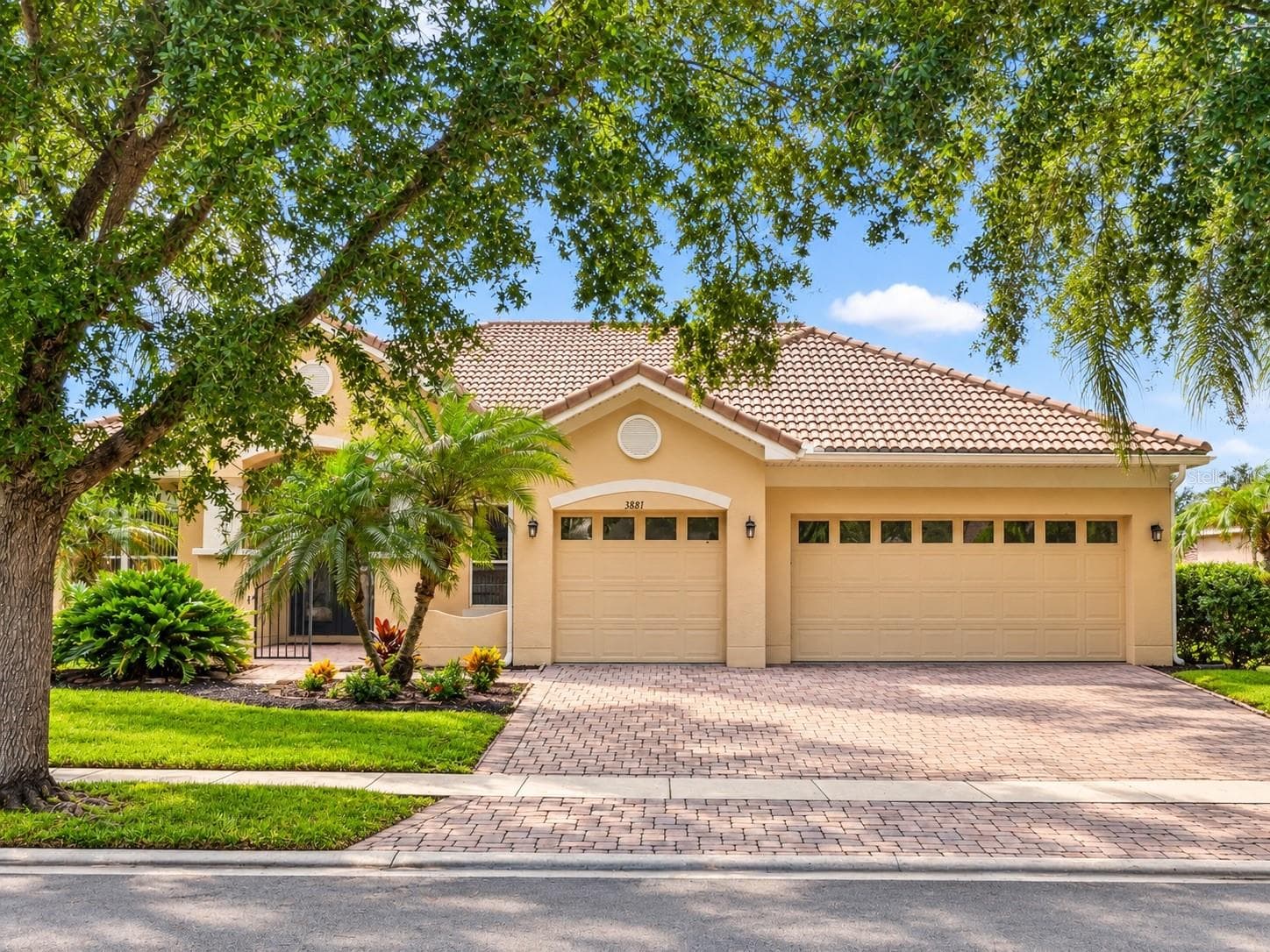 3881 BOWFIN TRL