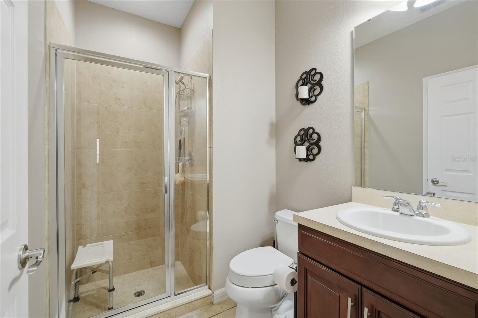 First floor bathroom - 9015 VICKROY TER, OVIEDO