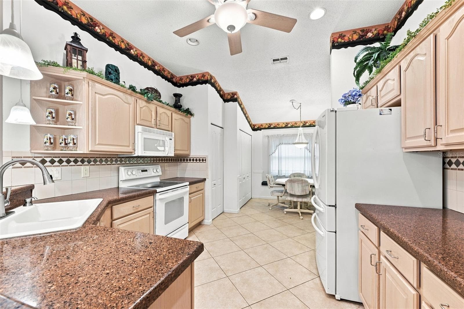 Condominium at 1248 CORINTH GREENS DR, SUN CITY CENTER, photo 9 of 40