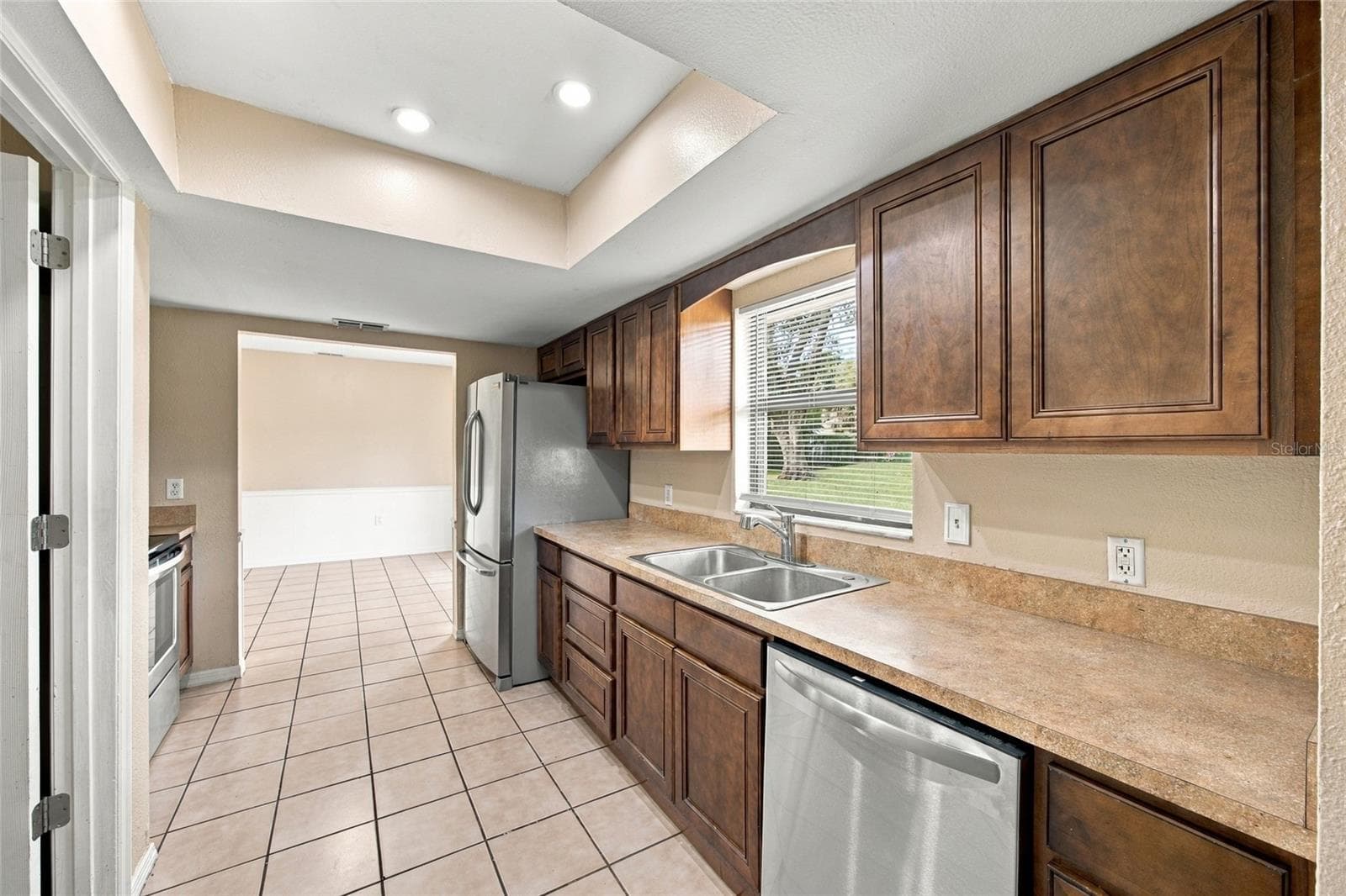 Kitchen area - 7021 SHEFFIELD DR, LAKELAND