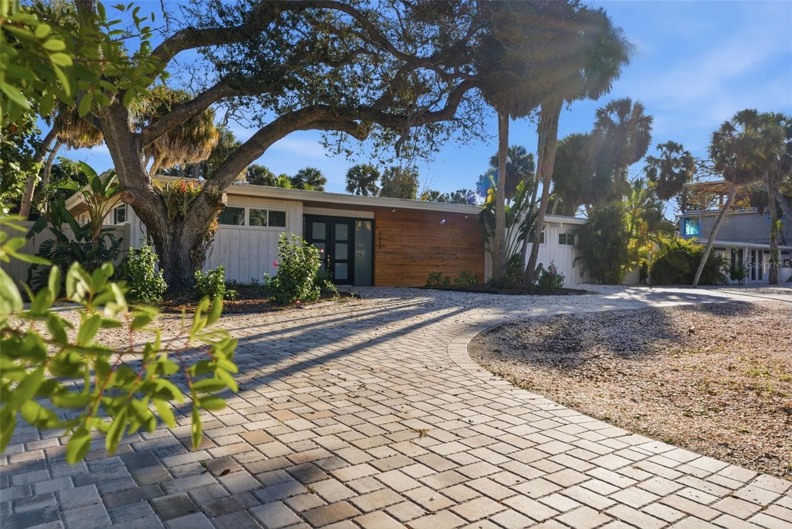 Single Family Residence at 4879 COMMONWEALTH DR, SARASOTA, photo 3 of 39
