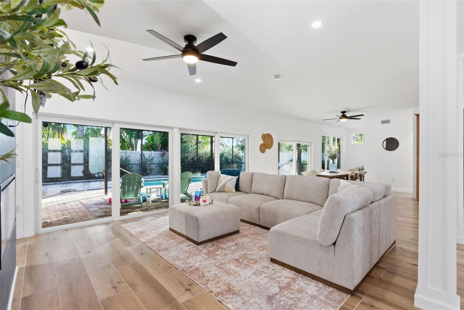 Single Family Residence at 4879 COMMONWEALTH DR, SARASOTA, photo 9 of 39