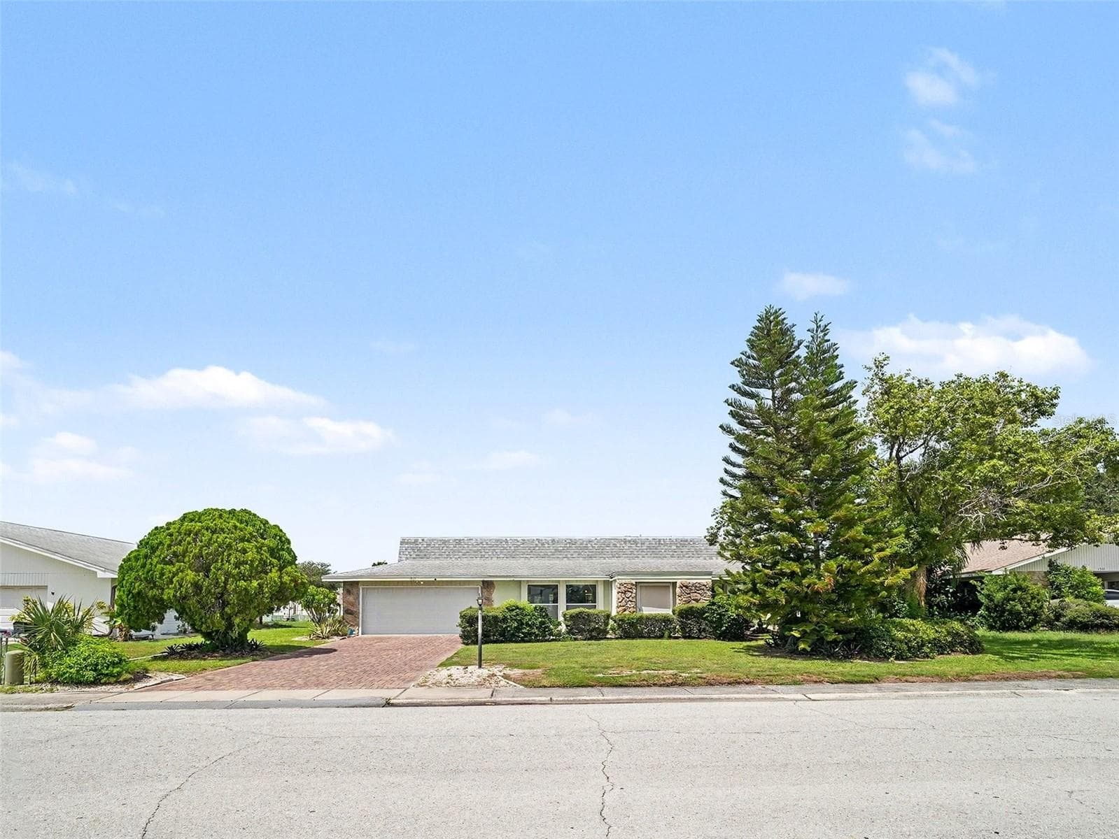 Single Family Residence at 1513 NEW BEDFORD DR, SUN CITY CENTER, photo 2 of 30