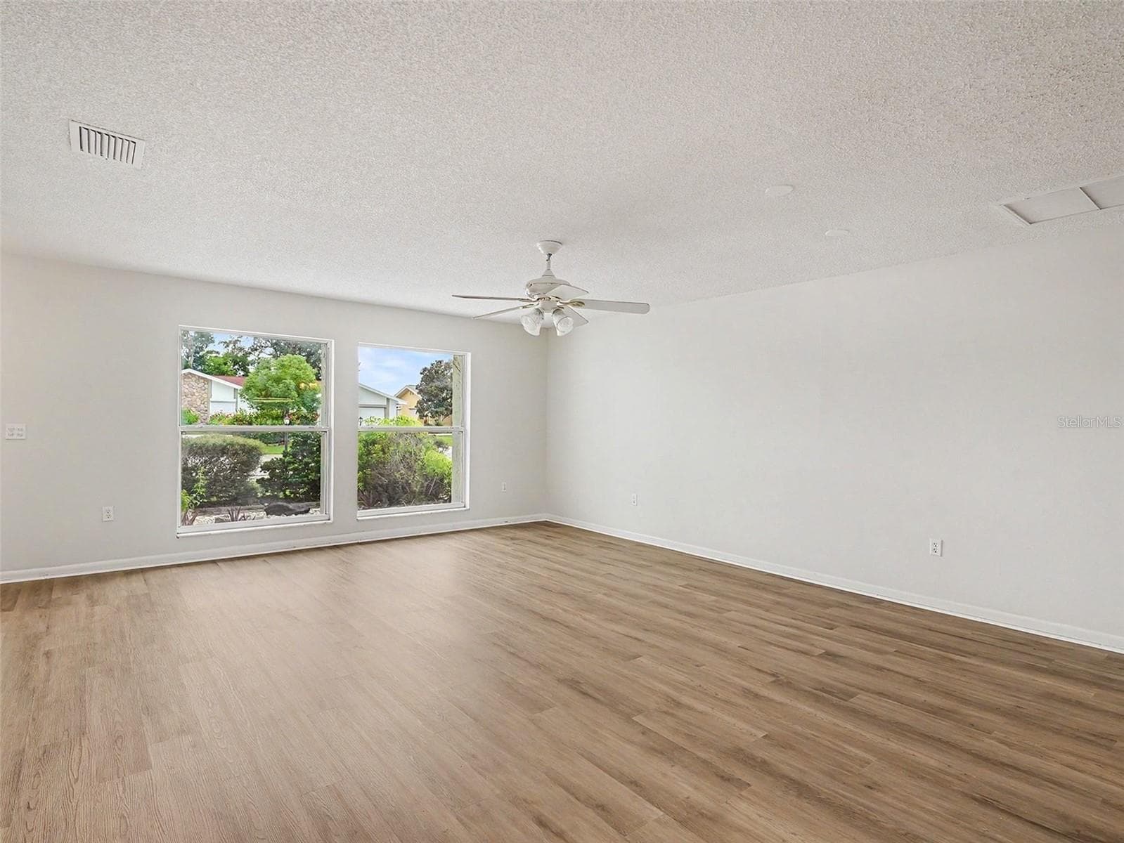 Single Family Residence at 1513 NEW BEDFORD DR, SUN CITY CENTER, photo 7 of 30
