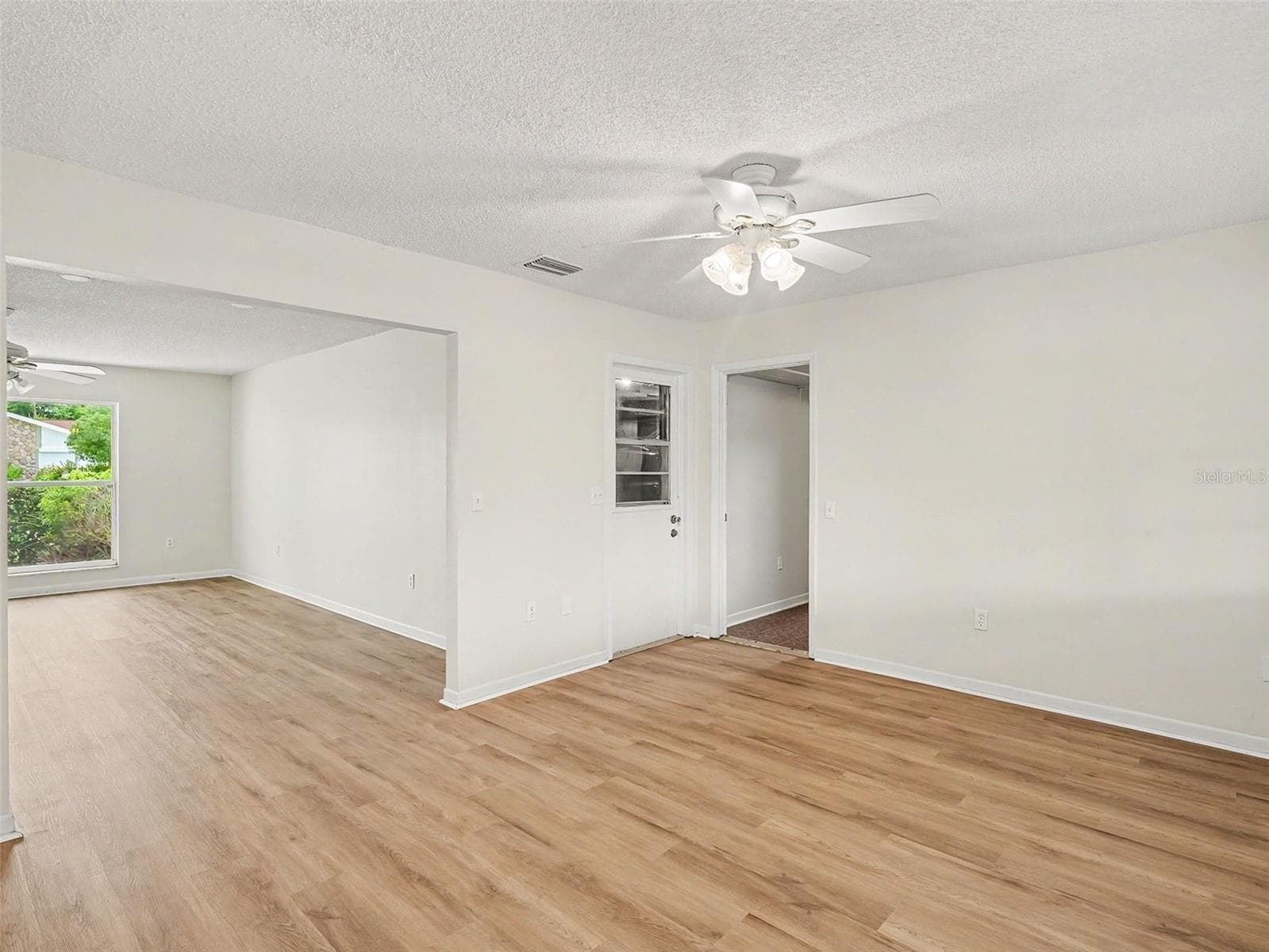 Single Family Residence at 1513 NEW BEDFORD DR, SUN CITY CENTER, photo 8 of 30