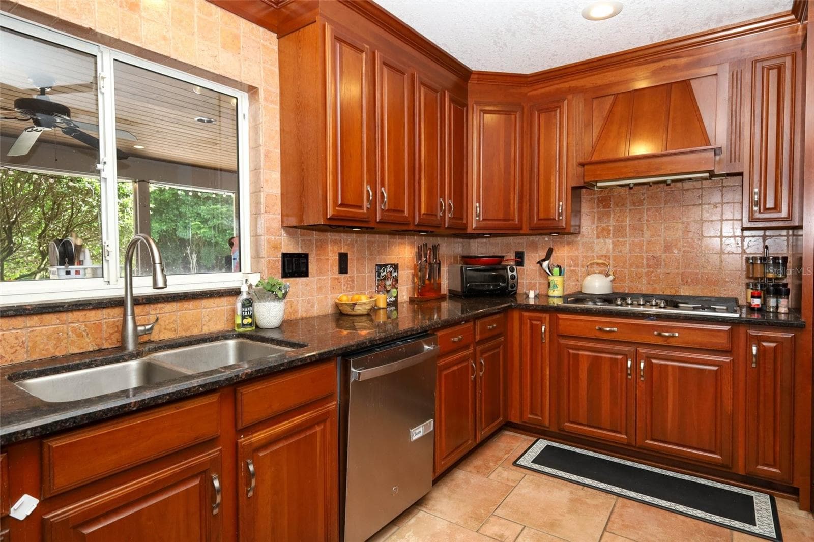 Single Family Residence at 1550 WARWICK PL, LONGWOOD, photo 12 of 74
