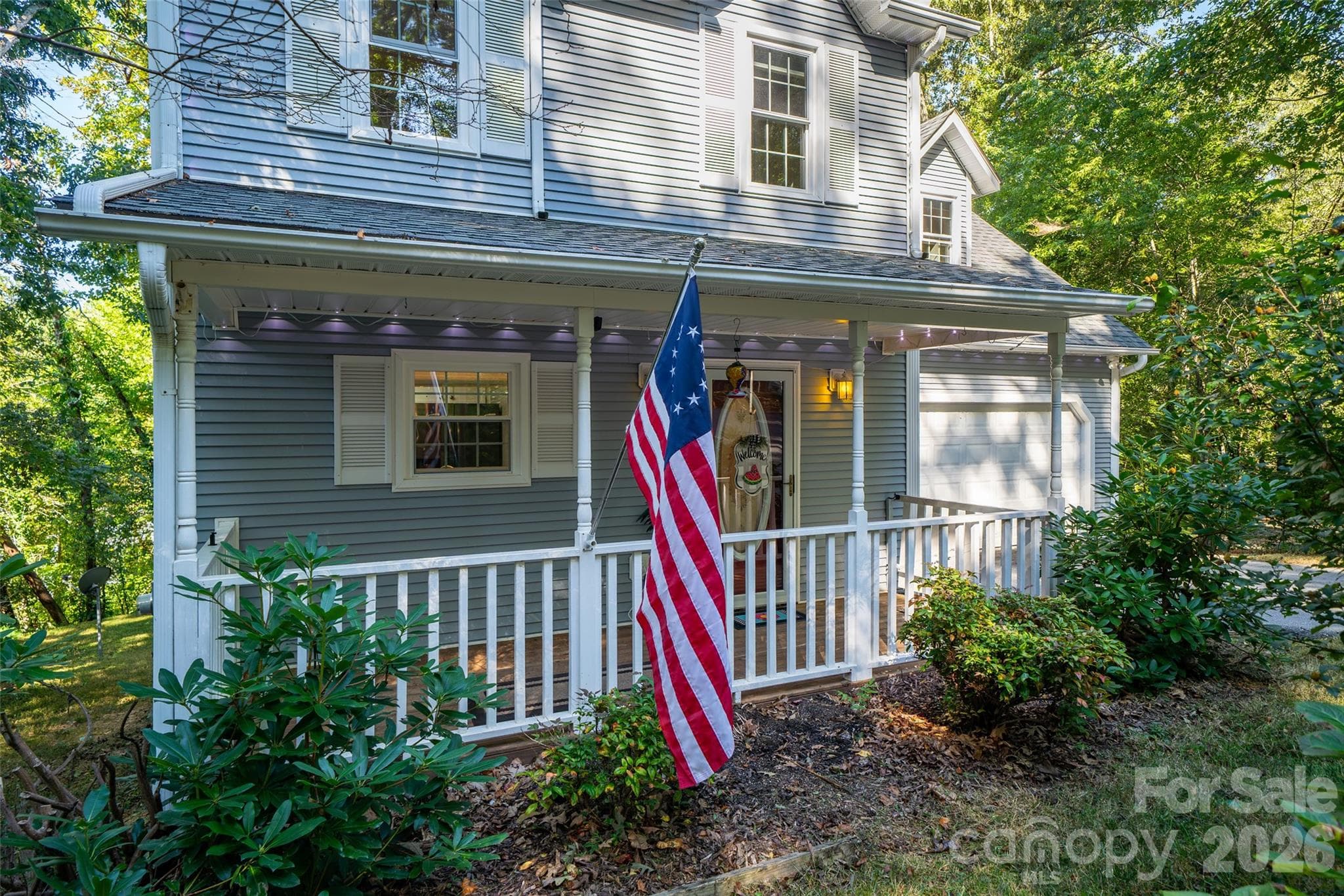 Inviting front porch - 18 Friendly Way, Asheville