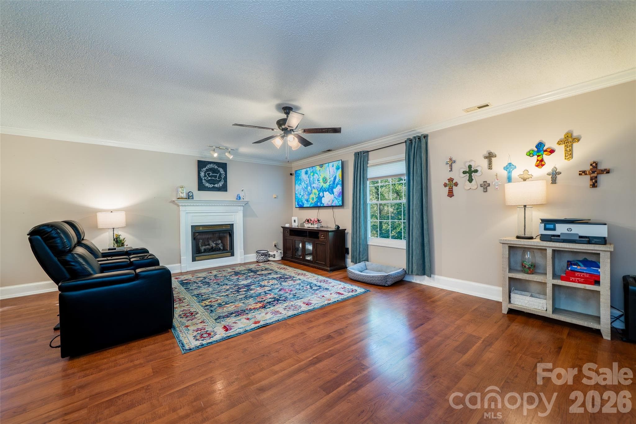 Natural gas fire place - 18 Friendly Way, Asheville