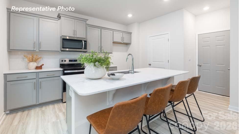 Single Family Residence at 5120 Parker Forest Road, Charlotte, photo 3 of 16