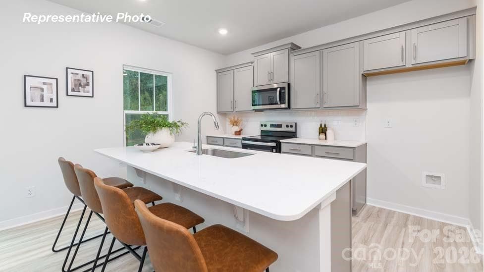 Single Family Residence at 5120 Parker Forest Road, Charlotte, photo 4 of 16