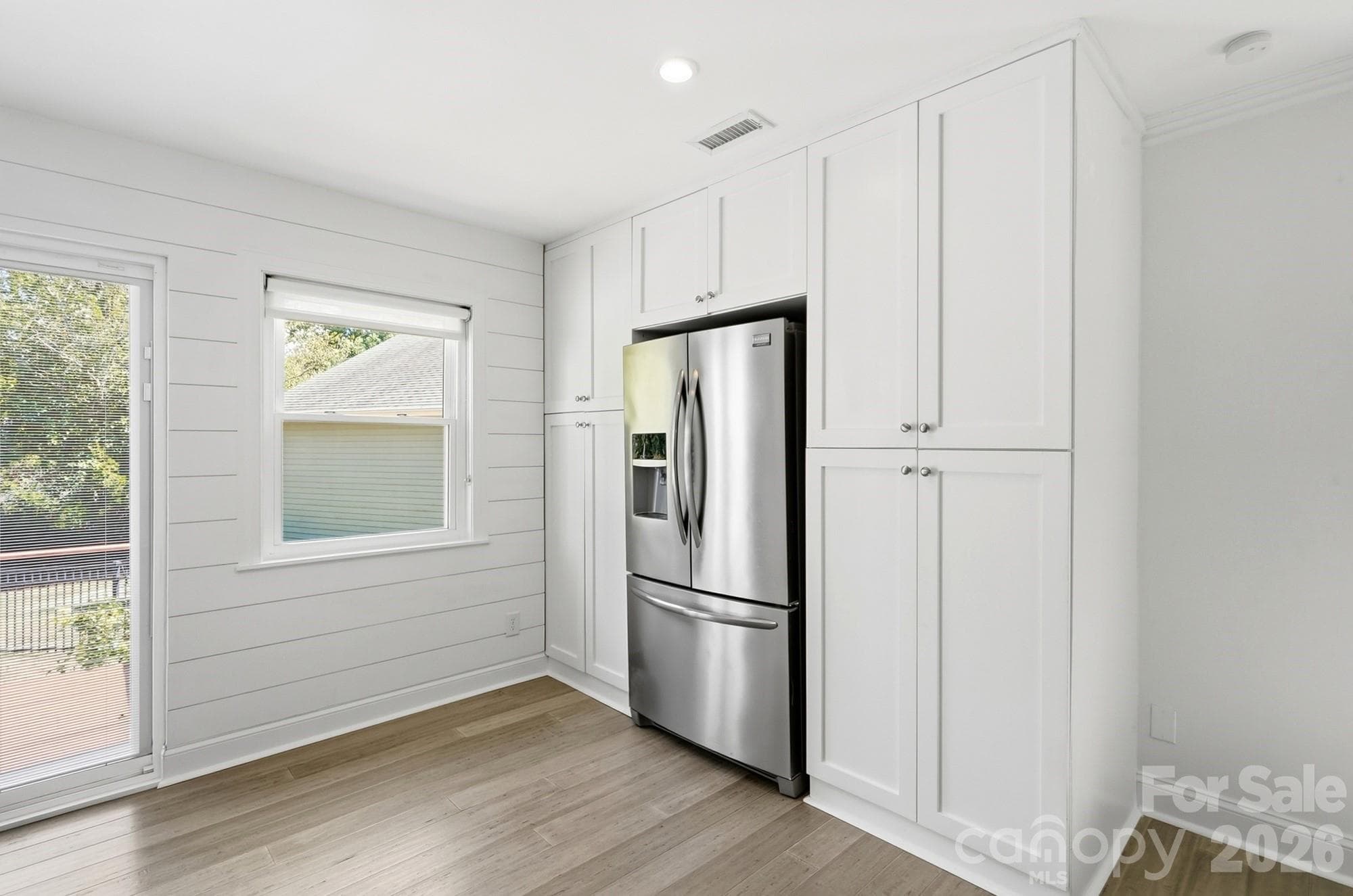 Cozy eat-in kitchen—perfect for casual meals and everyday dining. - 3022 Point Clear Drive, Tega Cay