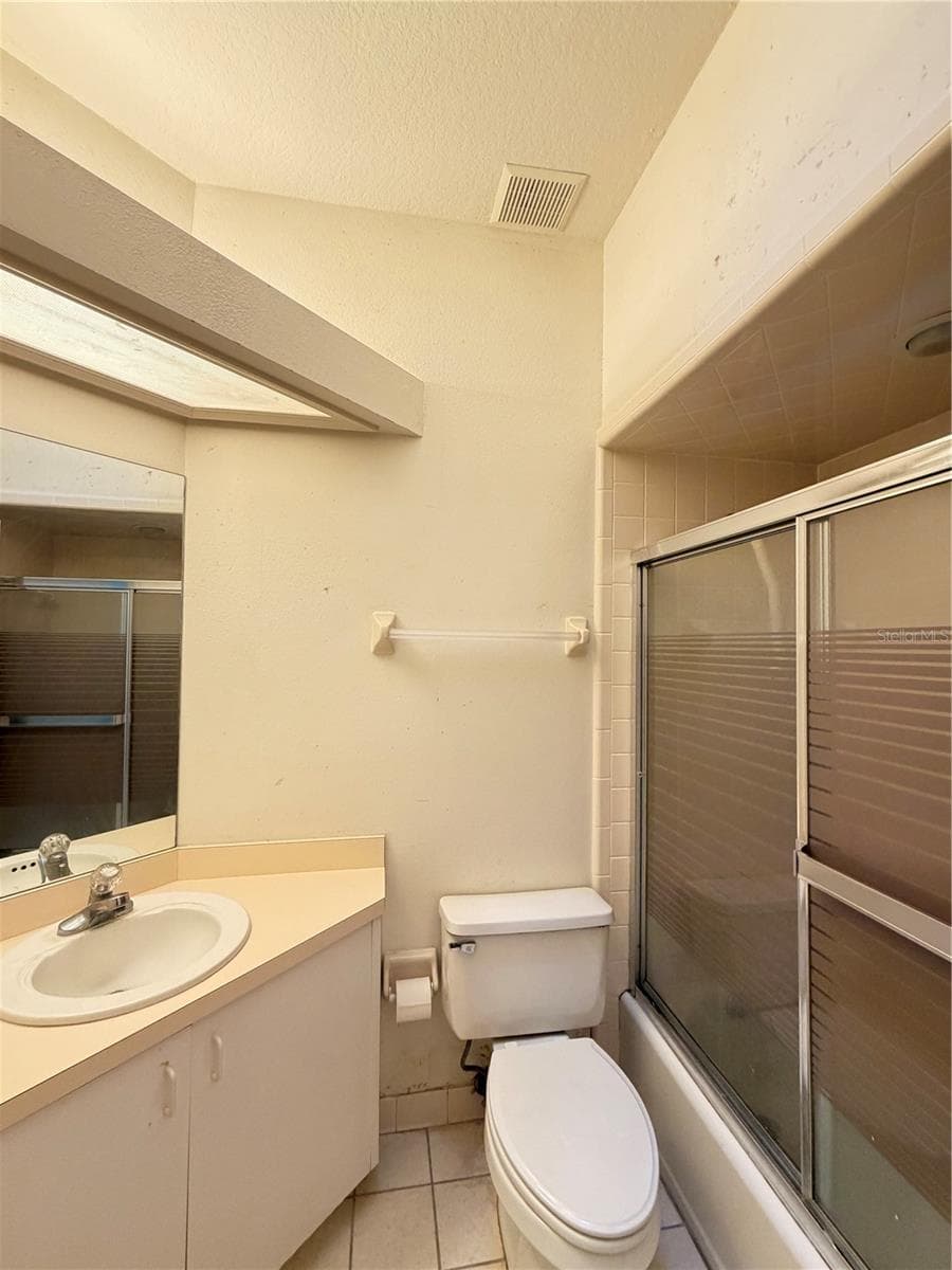 guest bathroom - 1 ENCLAVE DR, WINTER HAVEN