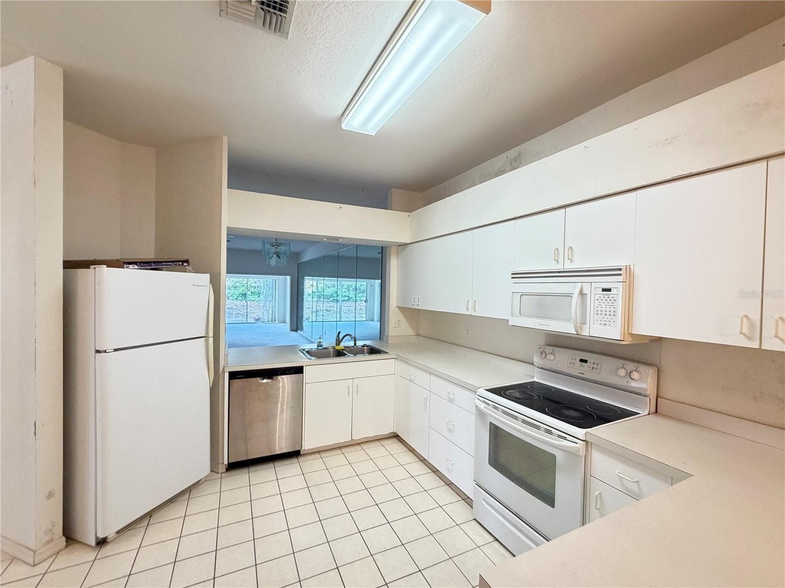 kitchen - 1 ENCLAVE DR, WINTER HAVEN