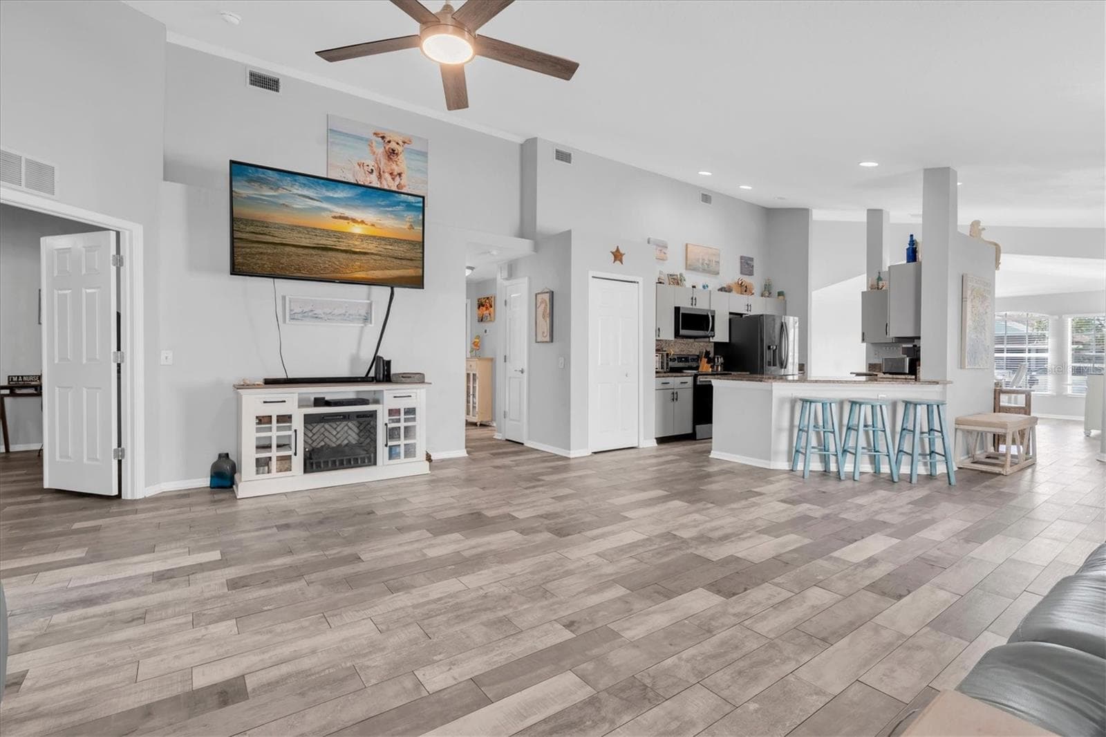 Single Family Residence at 9535 PATRICIAN DR, NEW PORT RICHEY, photo 8 of 39