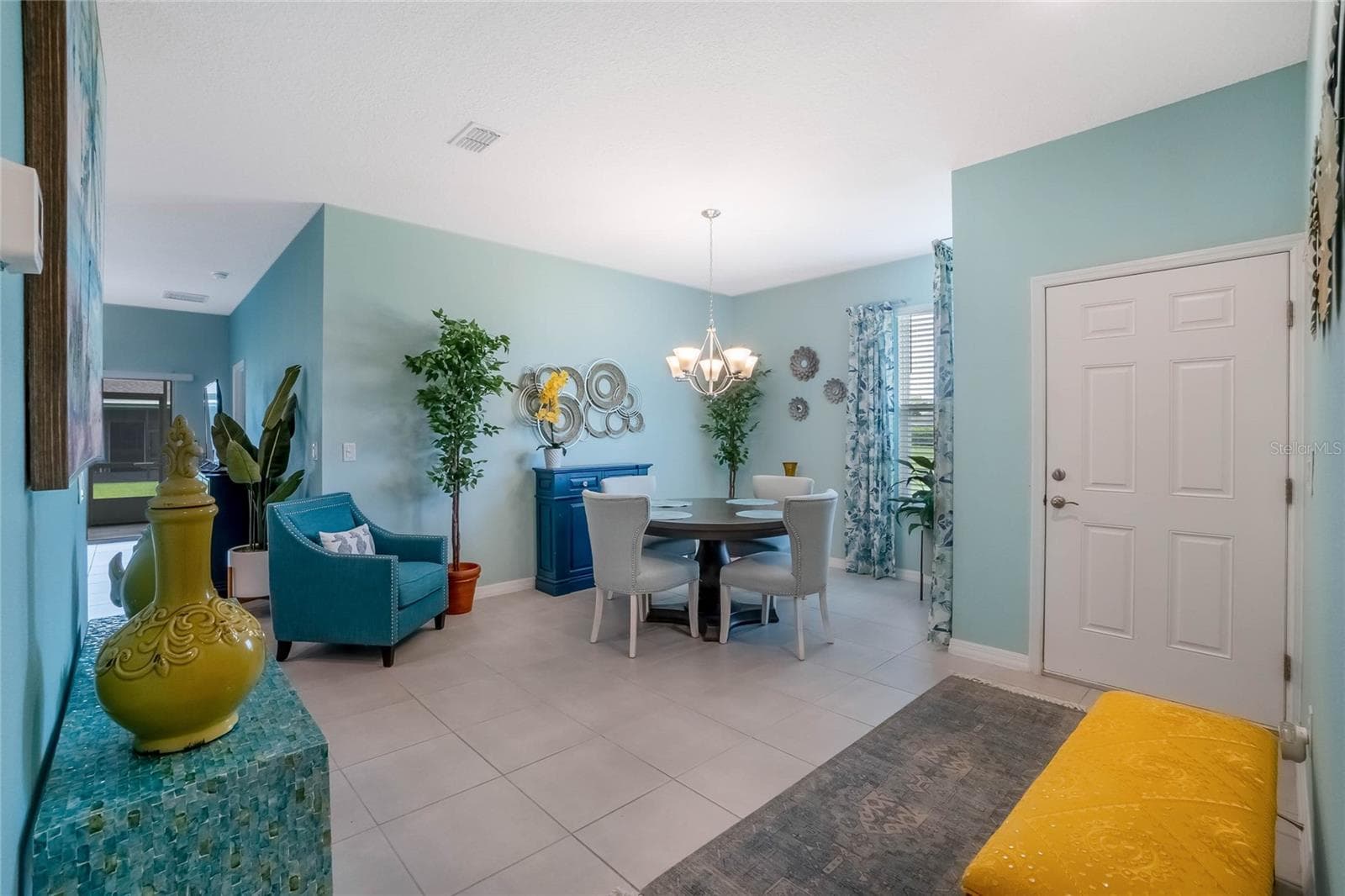 Entry way and dining room - 4400 BEDFORD WAY, LEESBURG