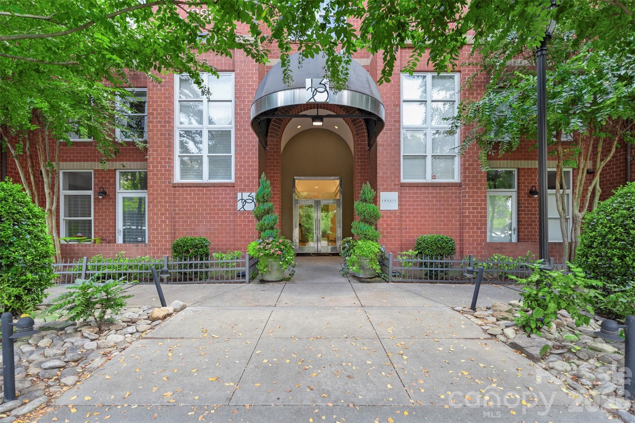 Condominium at 1320 Fillmore Avenue, Charlotte, photo 2 of 32