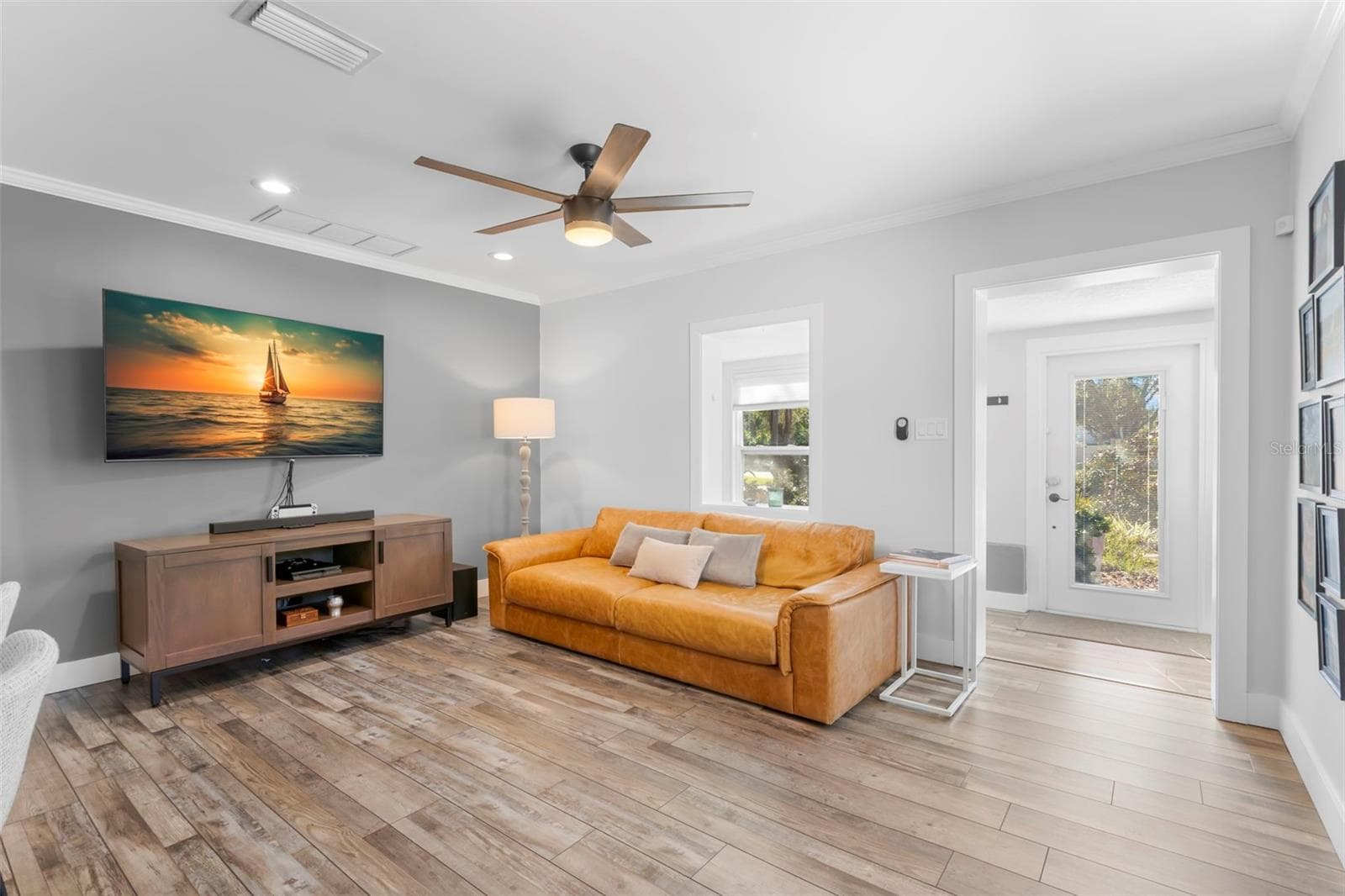 Large Living Area - 3501 BOCA CIEGA DR N, ST PETERSBURG