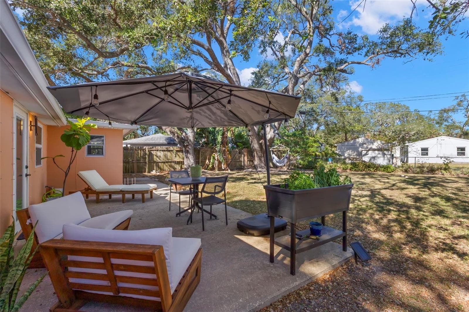 Large Outdoor Space - 3501 BOCA CIEGA DR N, ST PETERSBURG