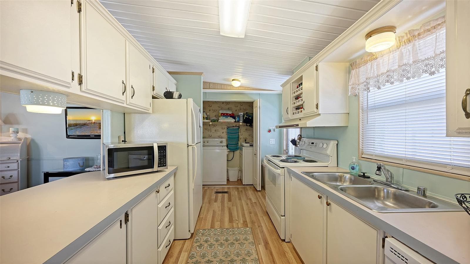Manufactured Home at 2036 S MOBILE ESTATES DR, SARASOTA, photo 7 of 20
