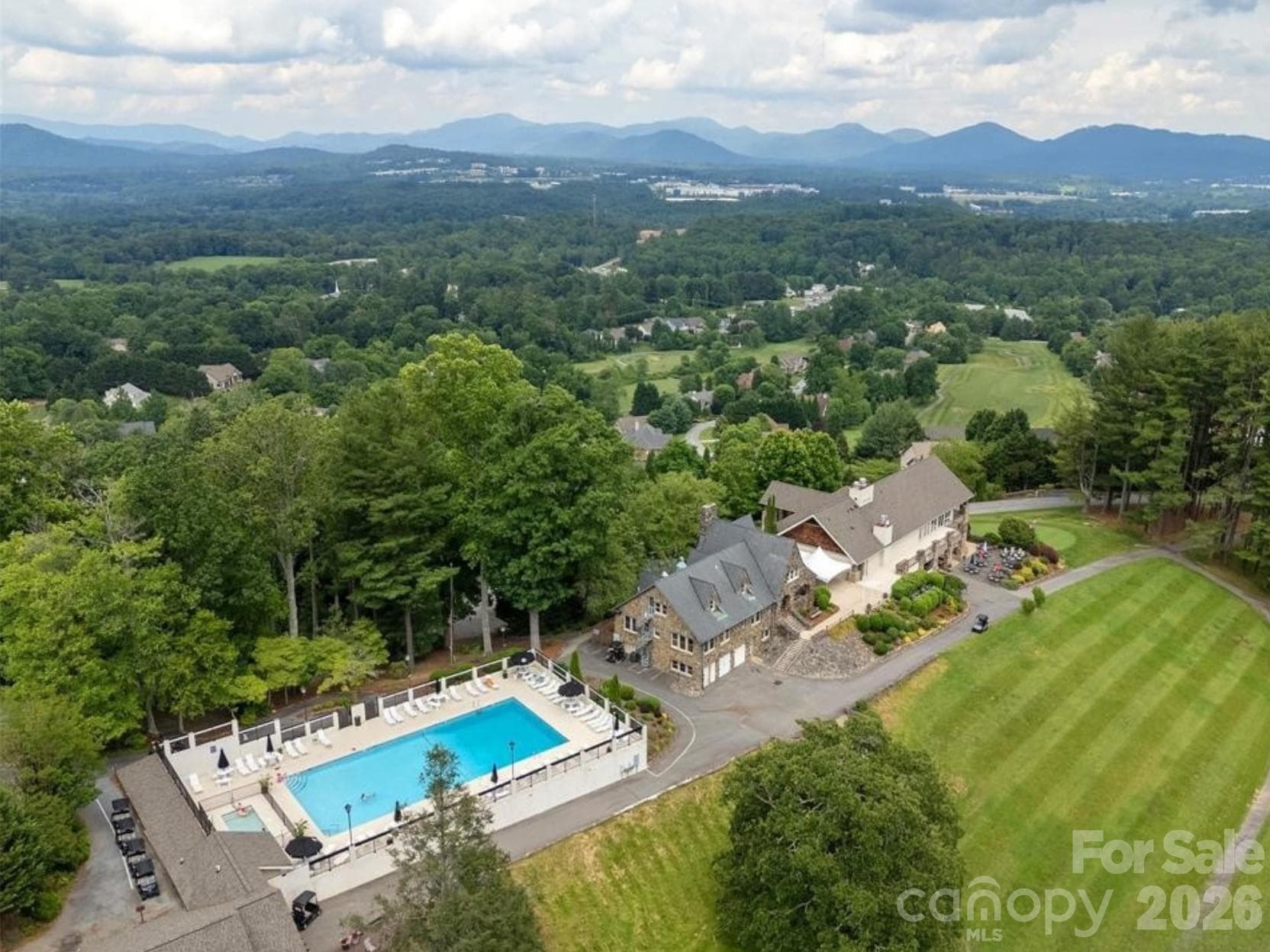 High Vista pool and clubhouse - 116 Ivy Road, Mills River