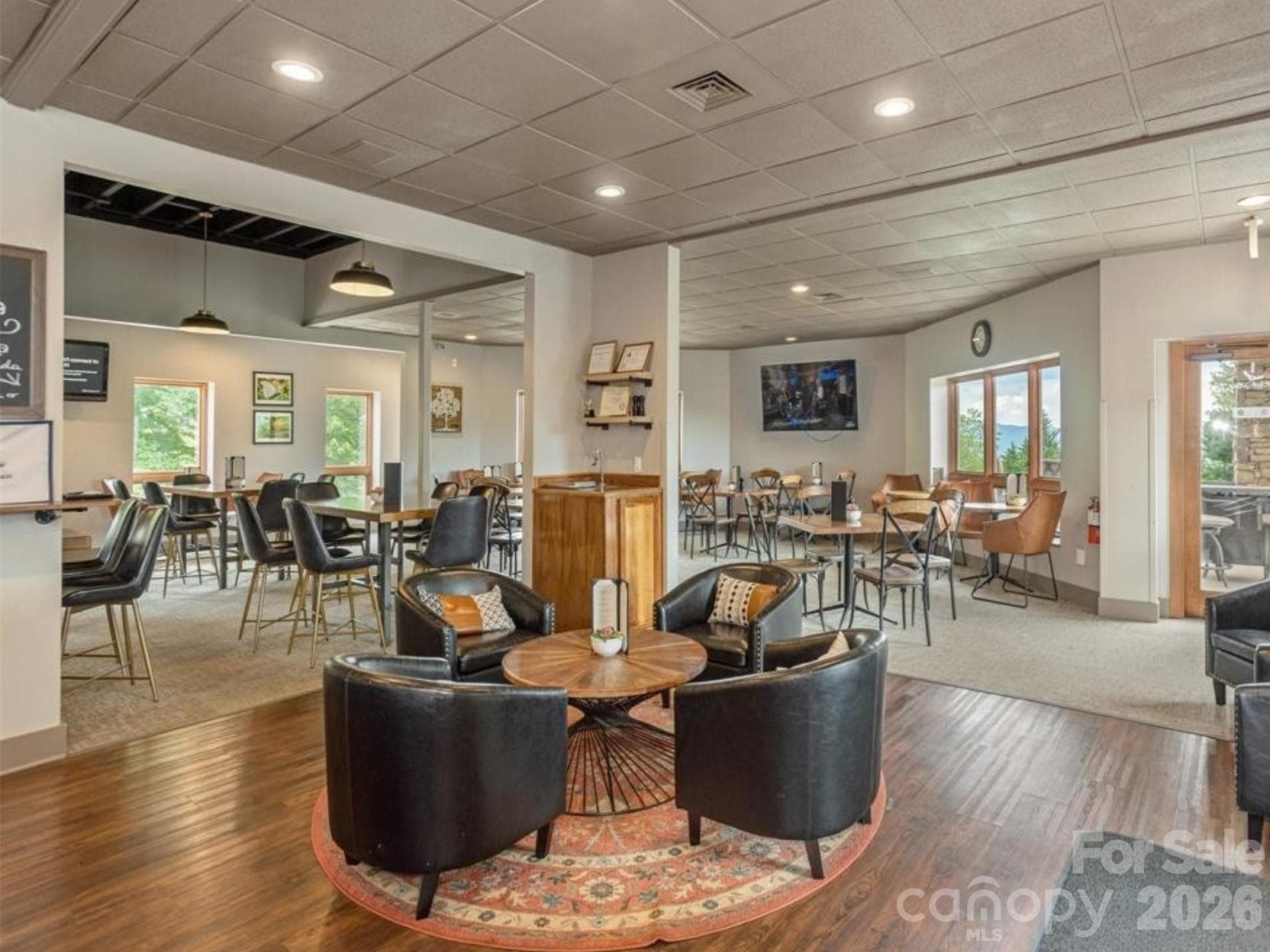 Pub dining - 116 Ivy Road, Mills River