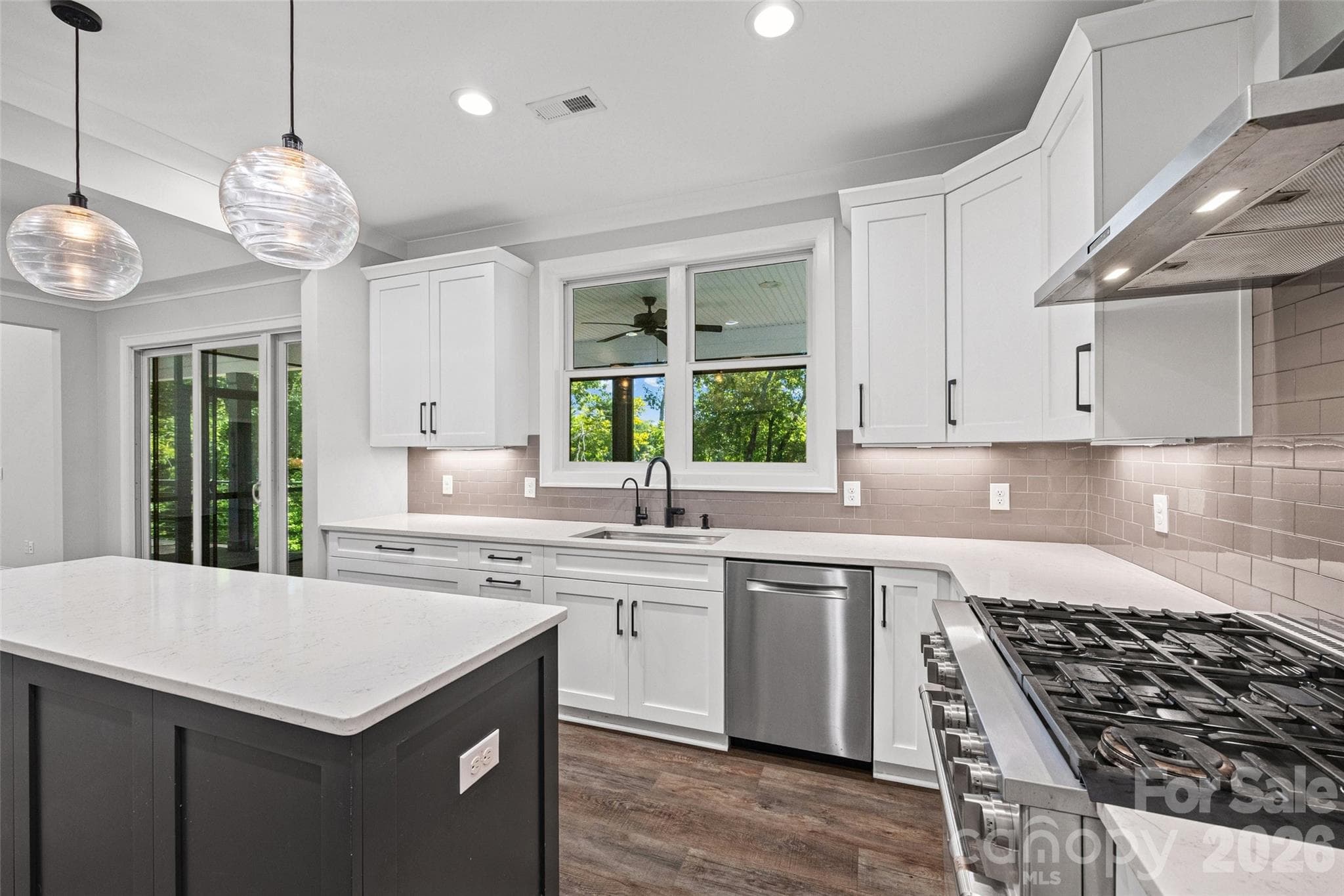 Single Family Residence at 5049 Titanic Road, Rock Hill, photo 14 of 32