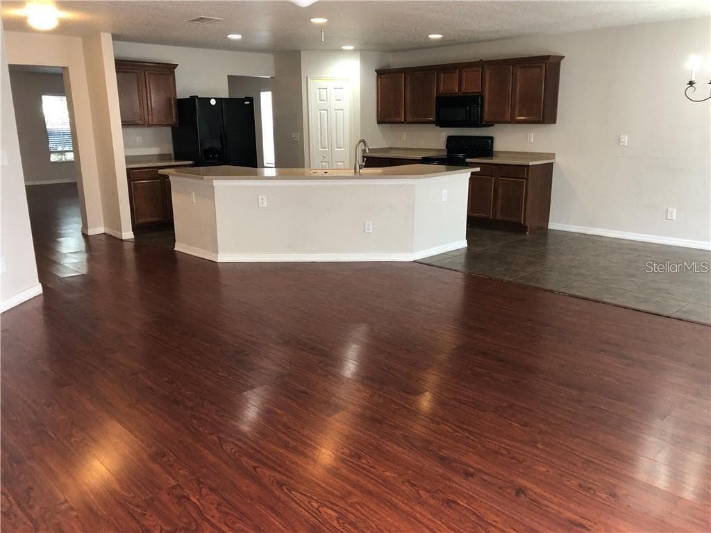 Single Family Residence at 5116 CELLO WOOD LN, WESLEY CHAPEL, photo 6 of 24