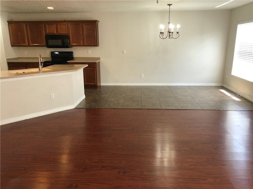 Single Family Residence at 5116 CELLO WOOD LN, WESLEY CHAPEL, photo 7 of 24