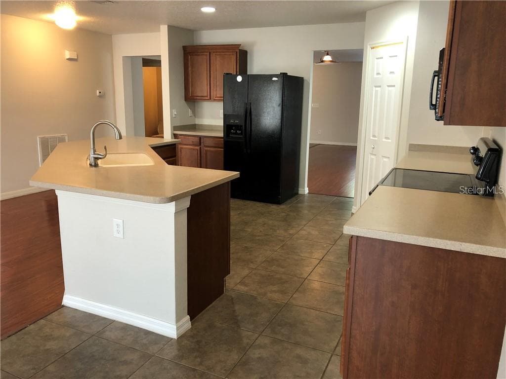 Single Family Residence at 5116 CELLO WOOD LN, WESLEY CHAPEL, photo 8 of 24
