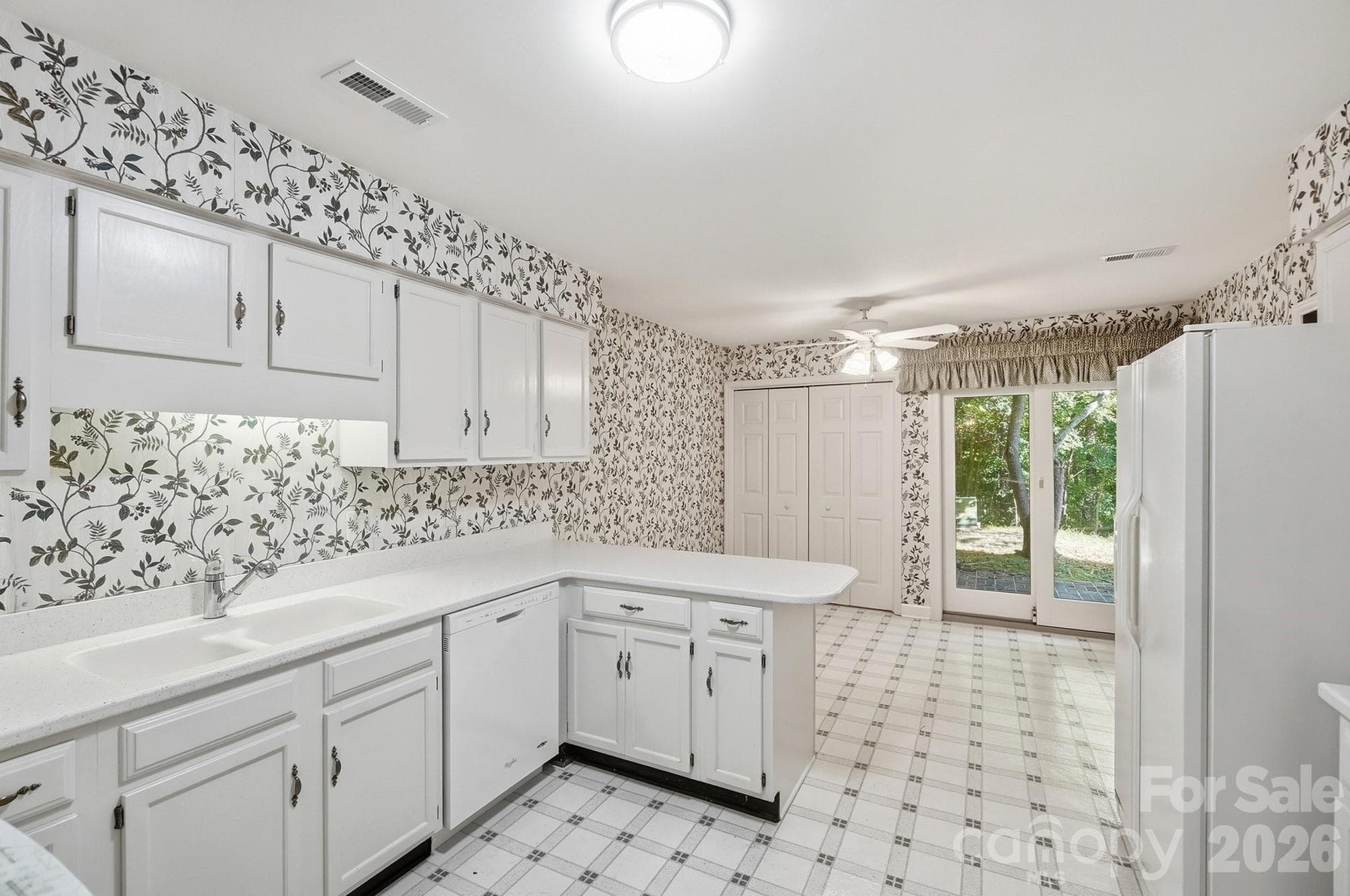 Kitchen - 4218 Woodglen Lane, Charlotte