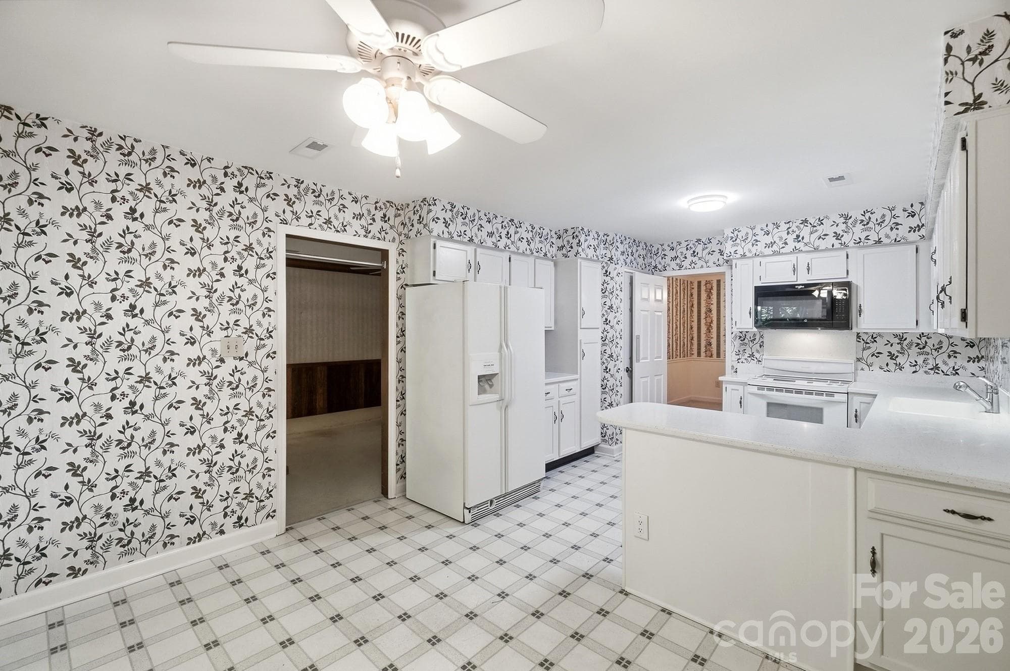 Townhouse at 4218 Woodglen Lane, Charlotte, photo 15 of 42