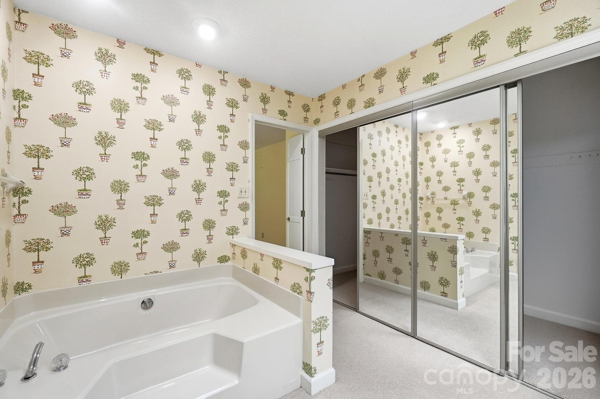Primary Bathroom w/Garden Tub - 4218 Woodglen Lane, Charlotte