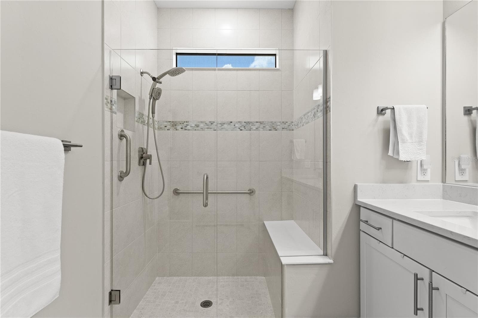 Single Family Residence at 6332 WINDING PINE DR, NOKOMIS, photo 13 of 46