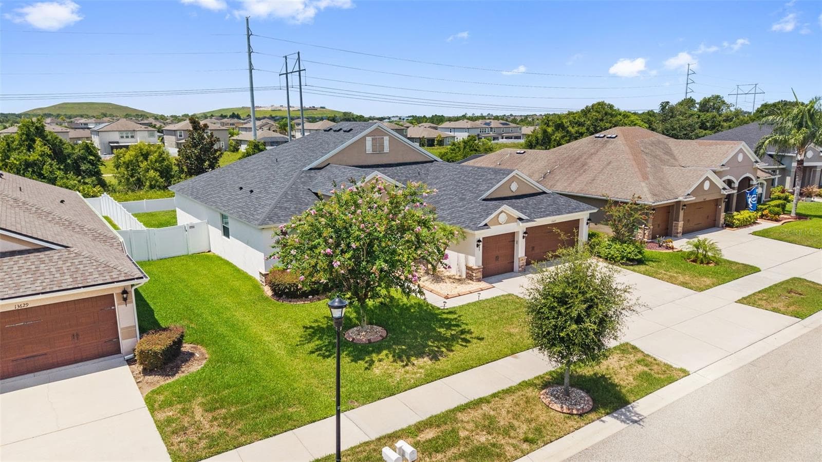 Single Family Residence at 13627 ARTESA BELL DR, RIVERVIEW, photo 2 of 74