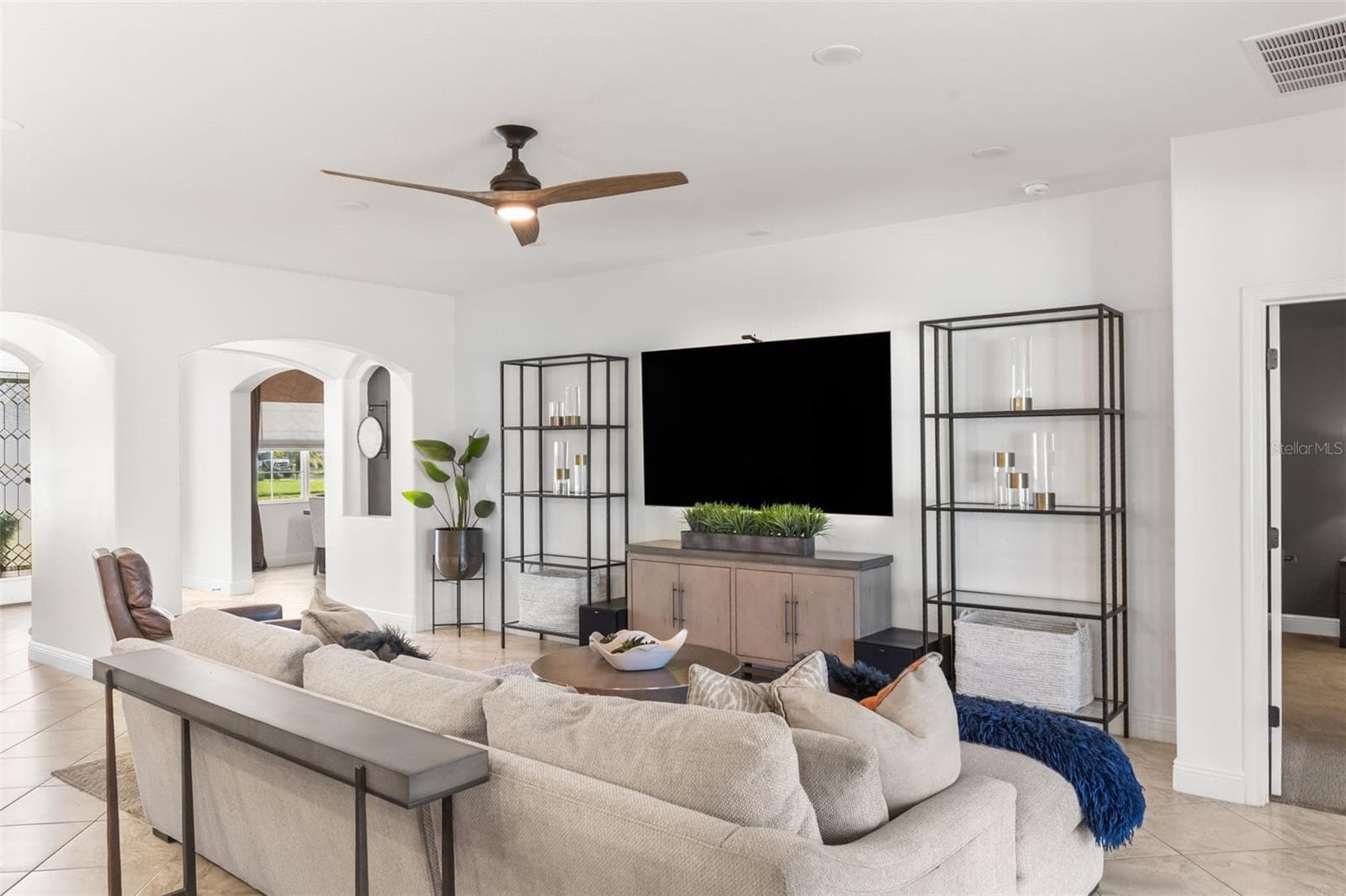 Single Family Residence at 13627 ARTESA BELL DR, RIVERVIEW, photo 17 of 74