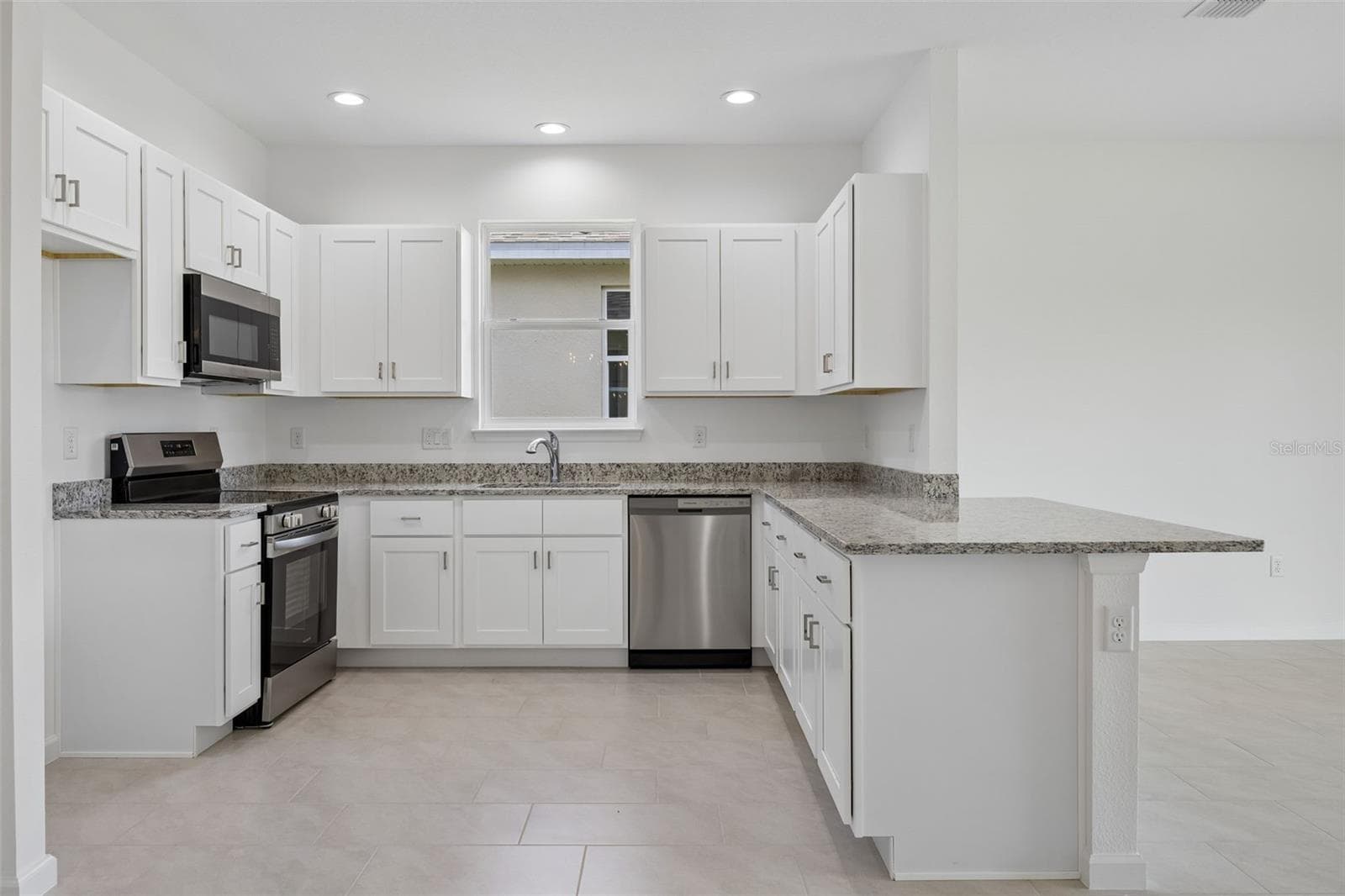 Single Family Residence at 3776 WATERCLIFF CIR, GRAND ISLAND, photo 9 of 22