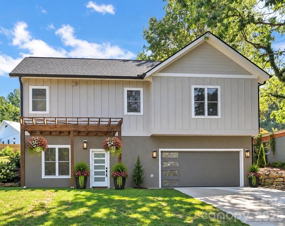 Single Family Residence at 34 Mountain View Road, Asheville, photo 2 of 43