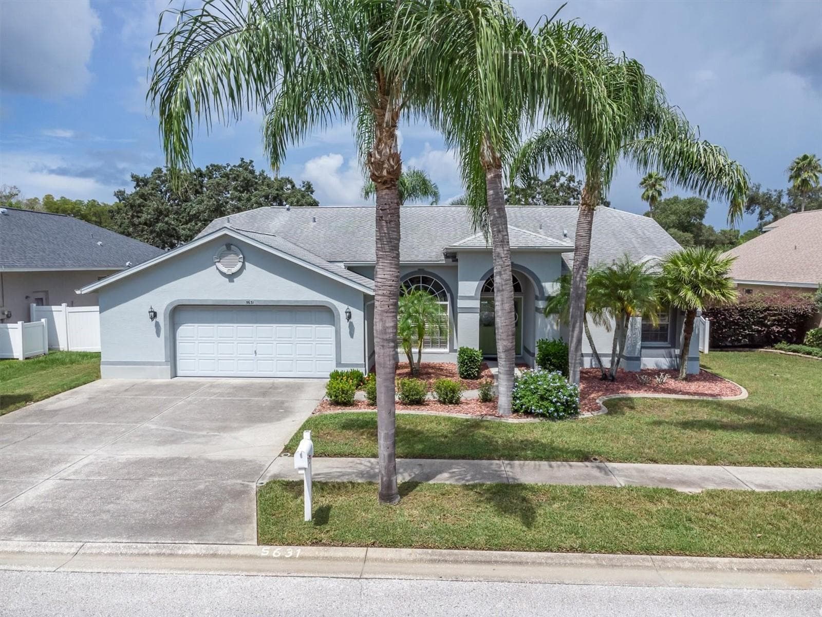 5631 HEREFORD DR