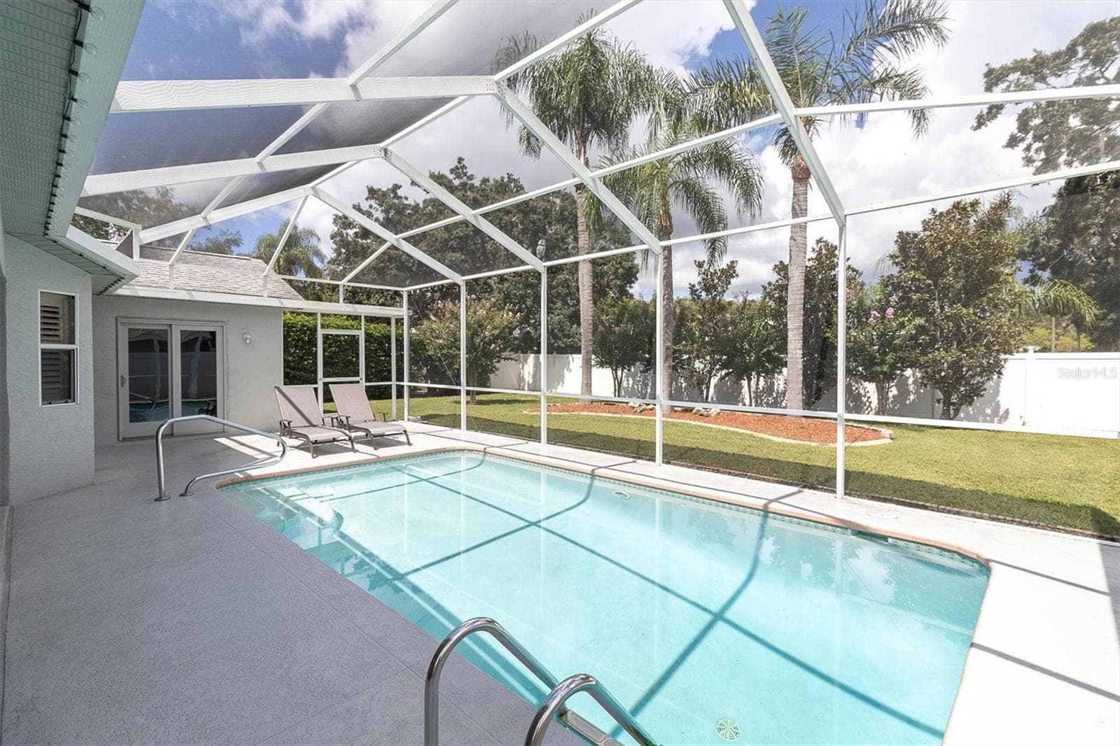 Single Family Residence at 5631 HEREFORD DR, NEW PORT RICHEY, photo 3 of 44