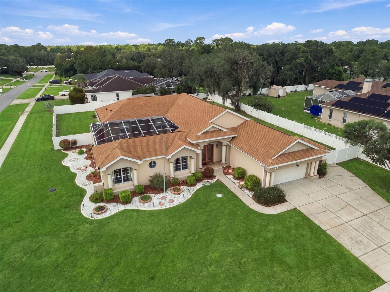 Single Family Residence at 12061 SAPPHIRE DR, SPRING HILL, photo 2 of 75