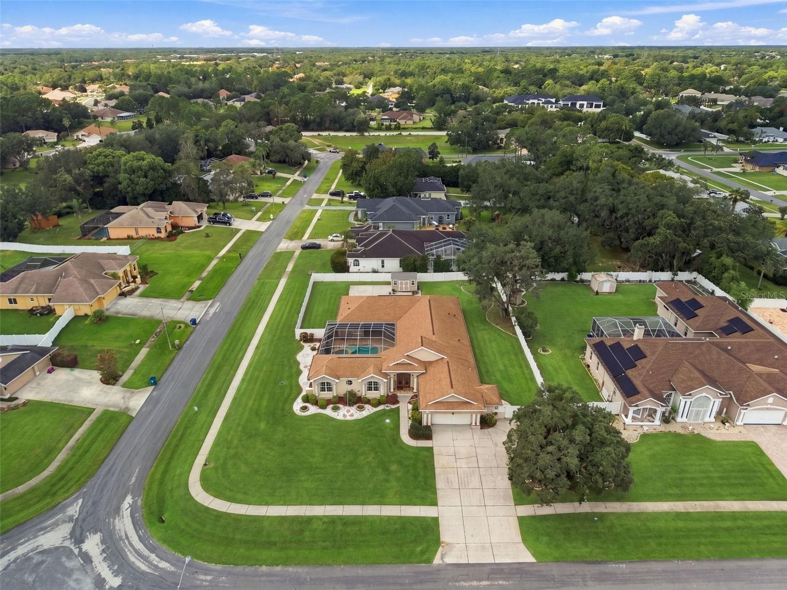 Single Family Residence at 12061 SAPPHIRE DR, SPRING HILL, photo 3 of 75