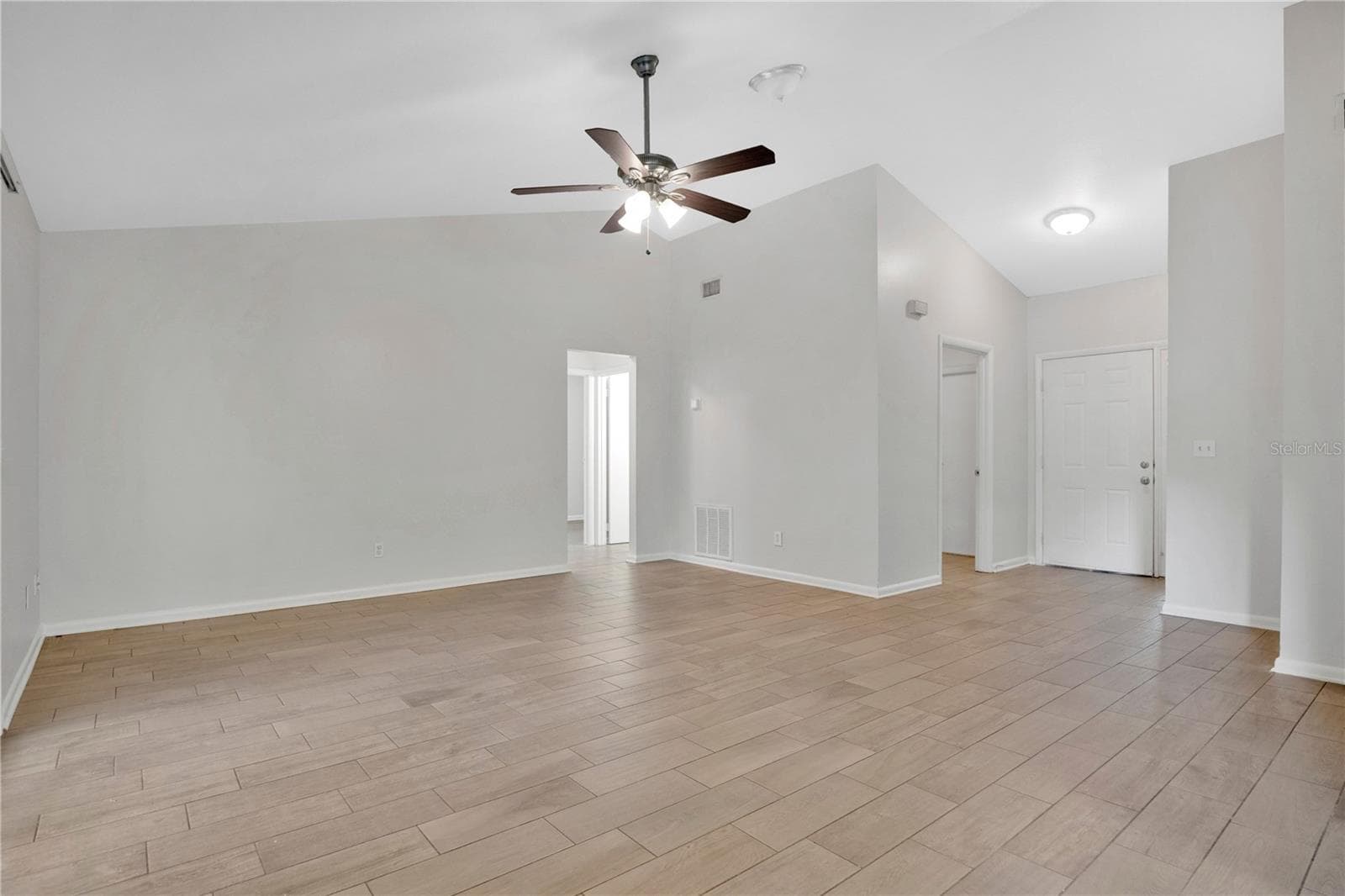 Single Family Residence at 654 CYPRESS LN, WINTER SPRINGS, photo 6 of 34