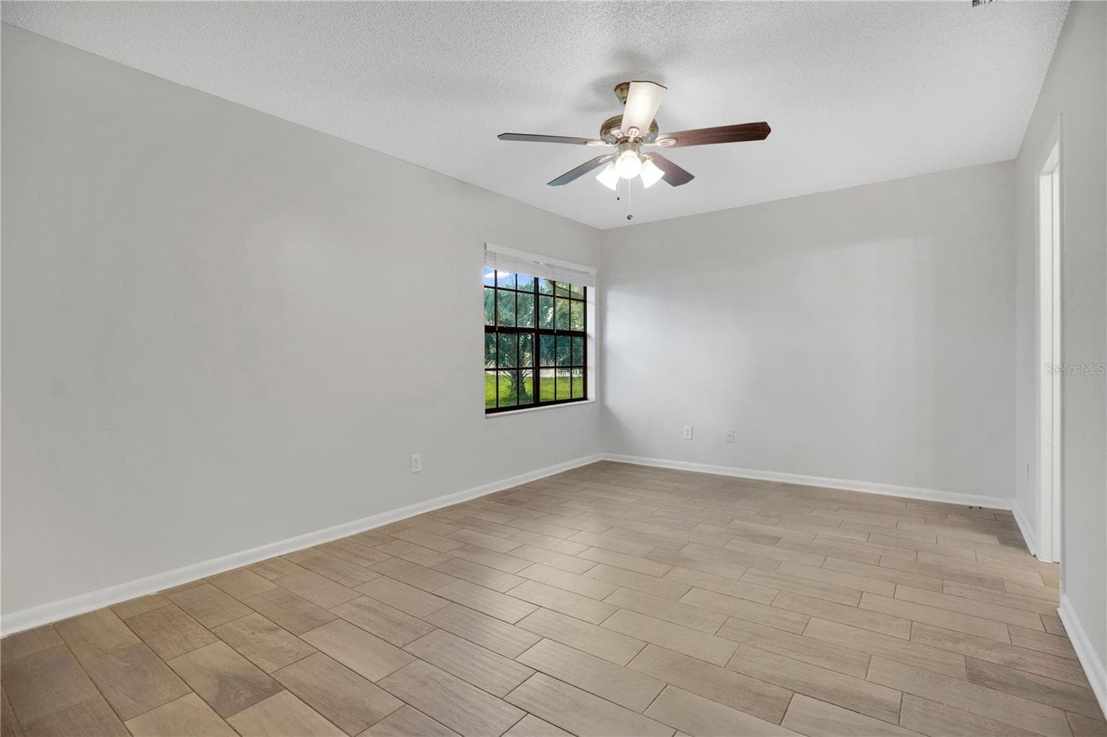Single Family Residence at 654 CYPRESS LN, WINTER SPRINGS, photo 11 of 34